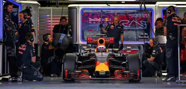 F1 Forma-1 Red Bull Red Bull RB12 Daniel Ricciardo Danyiil Kvjat