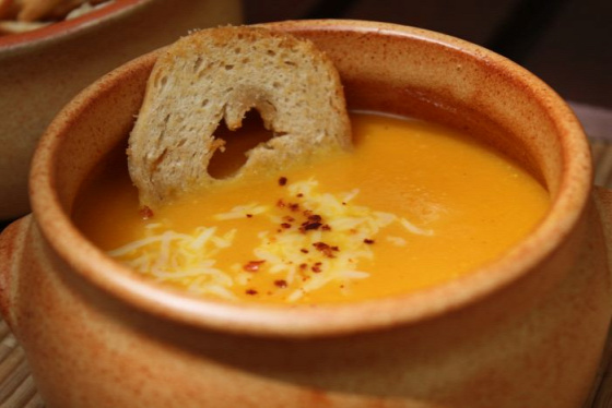 Főétel melegétel leves sárgarépa krémleves