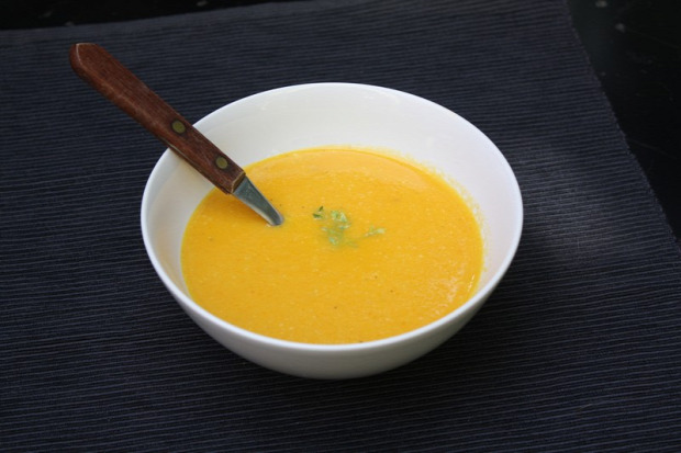 recept főétel melegétel zöldség leves krém répa méz tejszín chili