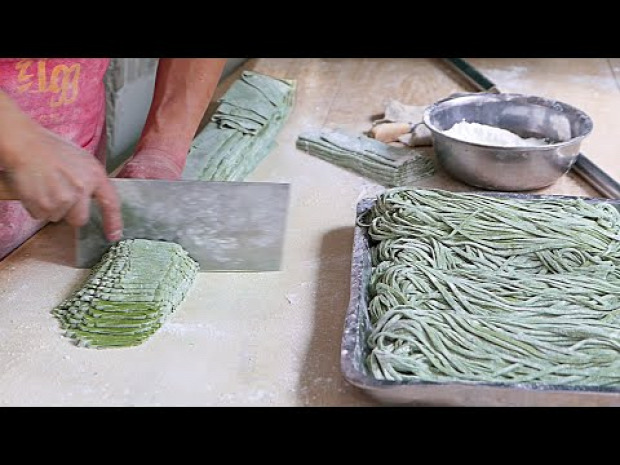 videó street food kínai tészta zöld