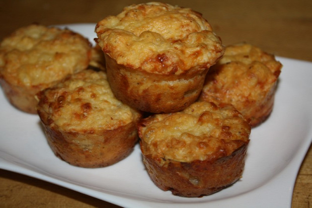 recept főétel tészta muffin sós sajtos