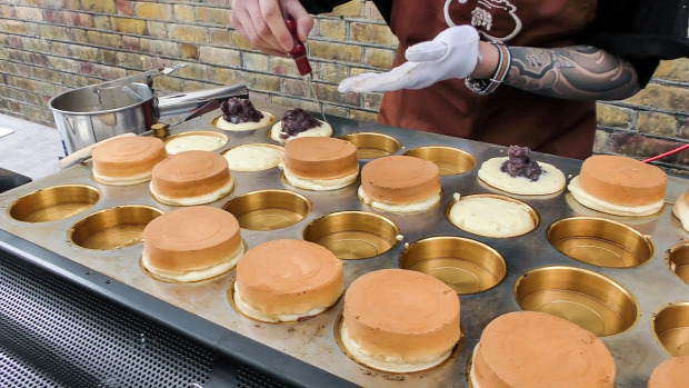 videó street food London japán sütemény