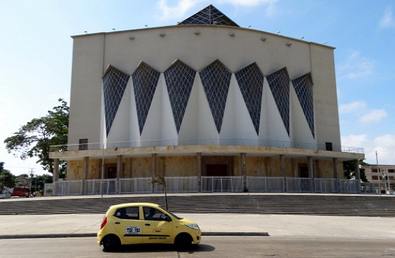 Színháznak néz ki Barranquilla katedrálisa