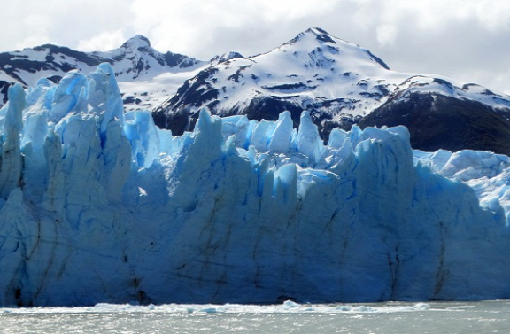 A gleccser a hajóról fotózva