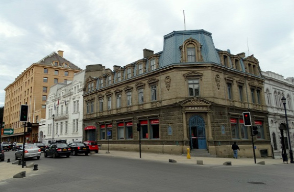 19. század végi épület a főtéren
