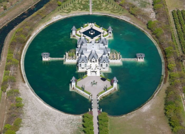 A világ érdekes kastély vár erőd víz vizesárok