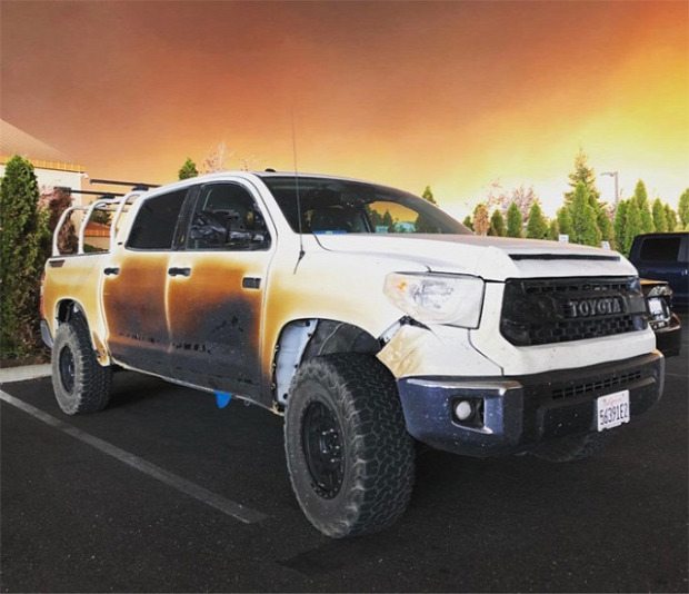 A világ érdekes Kalifornia tűzvész mentő autó toyota