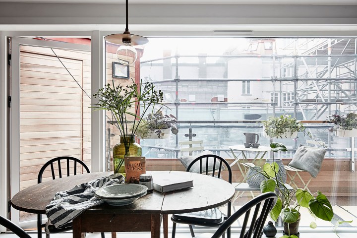 kis lakás skandináv stílus nagyvilág lakberendezés inspiráció penthouse terasz térkihasználás