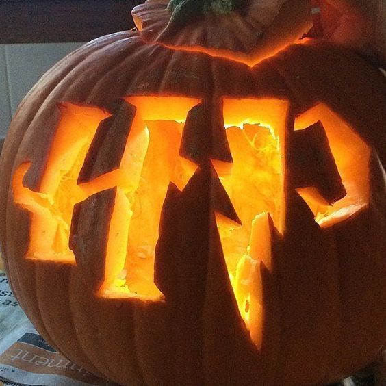 halloween tökfaragás töklámpás