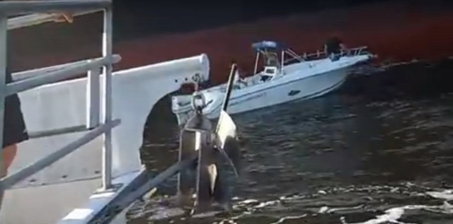 hajó víz tanker találkozás fail veszélyes videó