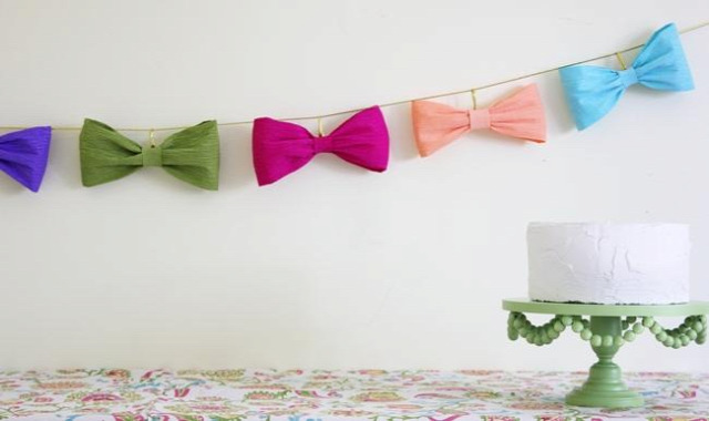 Crepe Bow Garland