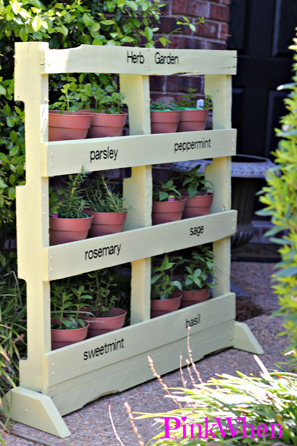 35+ Creative DIY Herb Garden Ideas --&gt; DIY Vertical Pallet Herb Garden