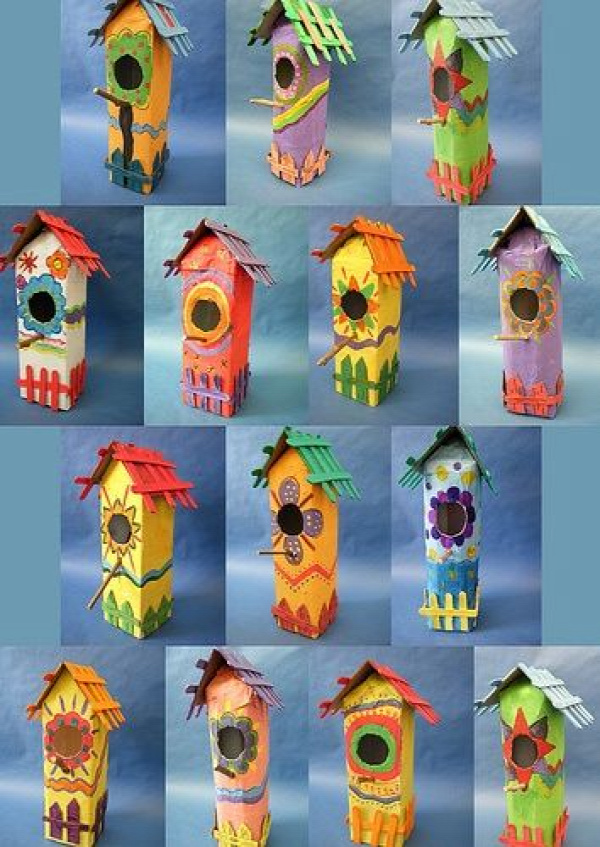 Vogelhuisjes van melkpakken  **idea to remember--use milk cartons in the spring to make these birdhouses:)