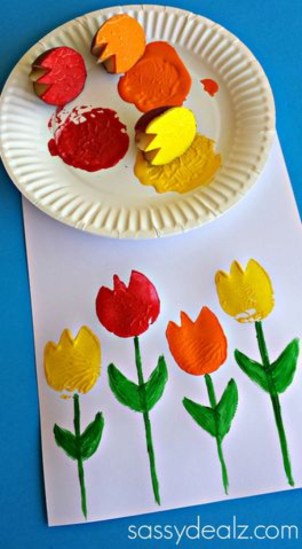 Tulip Potato Printing Craft for Kids #Spring #Mothersday | CraftyMorning.com