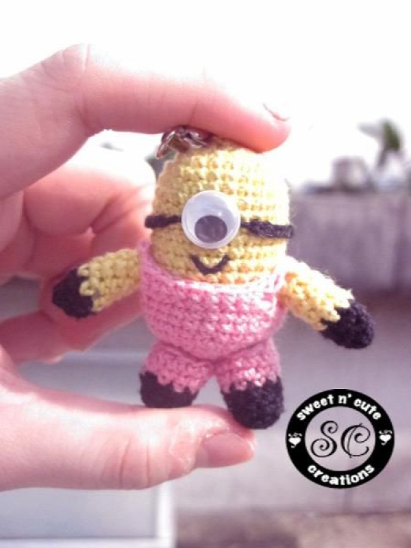 everyone needs a minion or two. free pattern. Love love love!!! &lt;3
