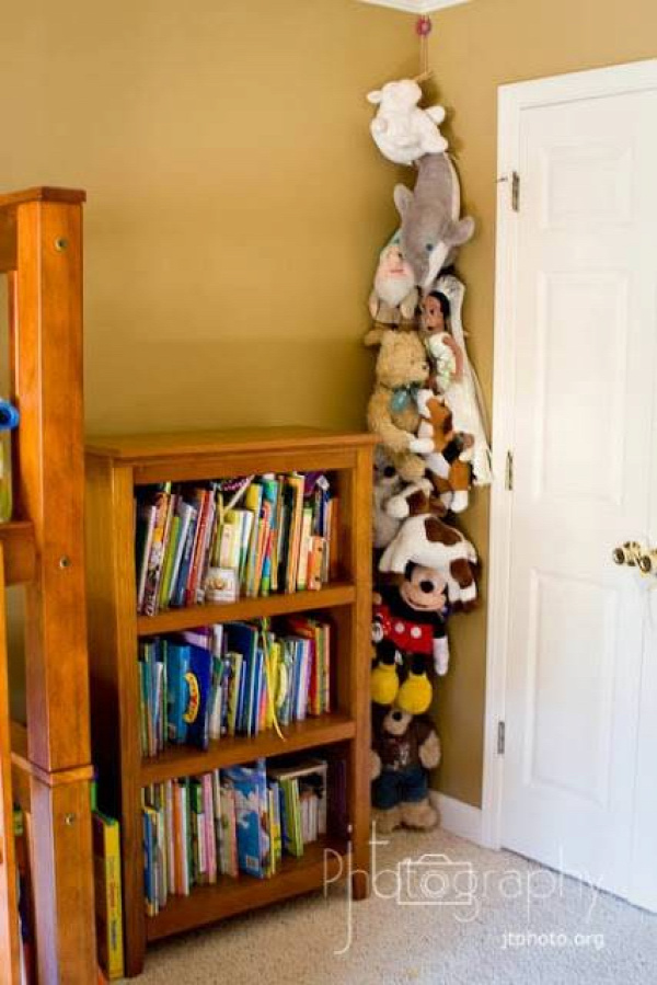 20+ Creative DIY Ways to Organize and Store Stuffed Animal Toys --&gt; Hang a Rope from the Ceiling and Clip the Stuffed Animals to It with Clothespins