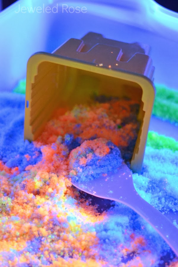 How to make glow in the dark sand for amazing play and crafting fun