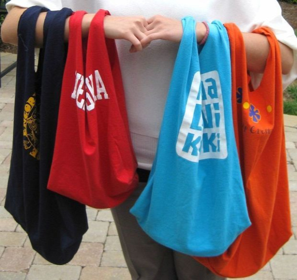 40+ Creative Ideas to Repurpose and Reuse Your Old T-shirts --&gt; Fastest Recycled T-shirt Tote Bag