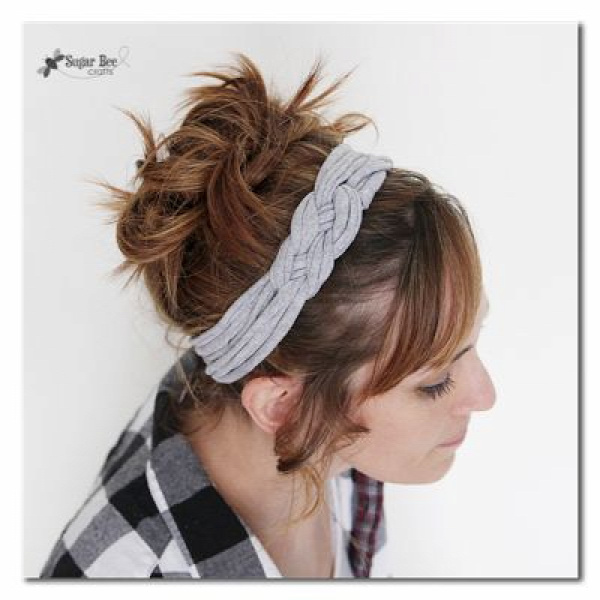 40+ Creative Ideas to Repurpose and Reuse Your Old T-shirts --&gt; Knotted Headband with T-shirt Yarn