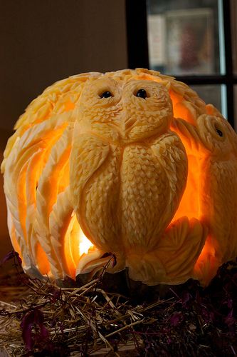 Holy Smokes!  Talk about an over-achiever!  Won't be carving any pumpkins like this any time soon.