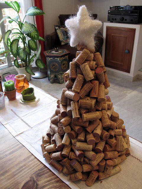 20-Brilliant-DIY-Wine-Cork-Craft-Projects-for-Christmas-Decoration10.jpg