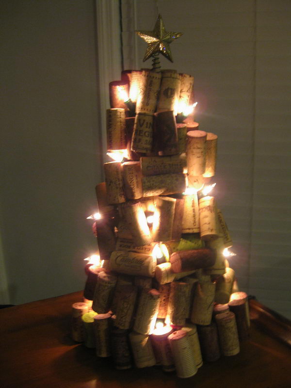 20 Brilliant DIY Wine Cork Craft Projects for Christmas Decoration