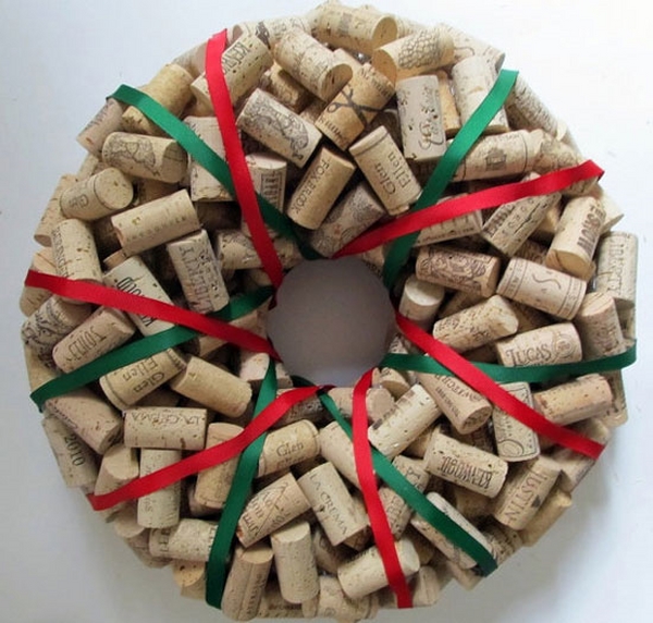 how to make wine cork wreath DIY christmas decoration ideas