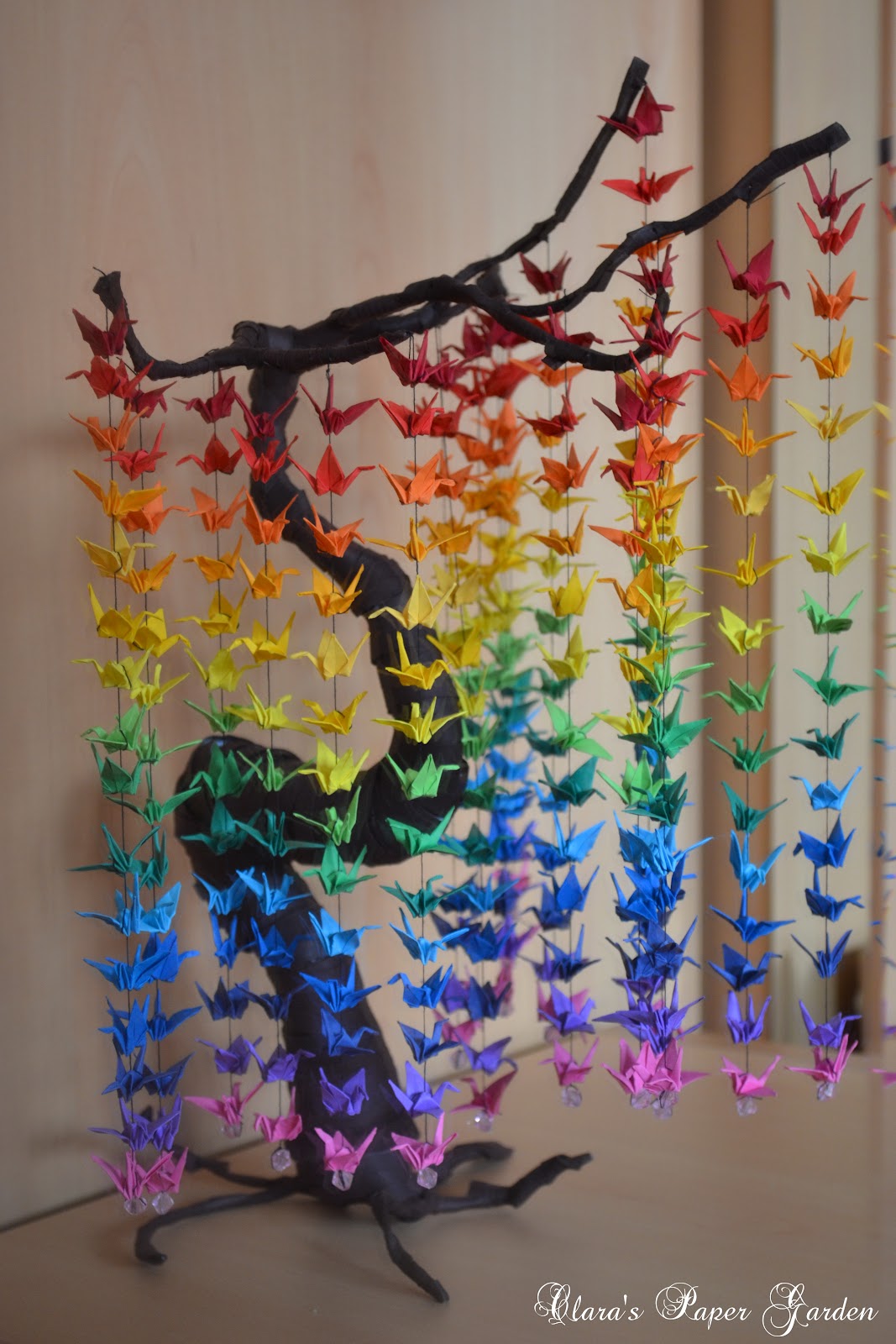 Színpompás mobildísz origami madarakkal