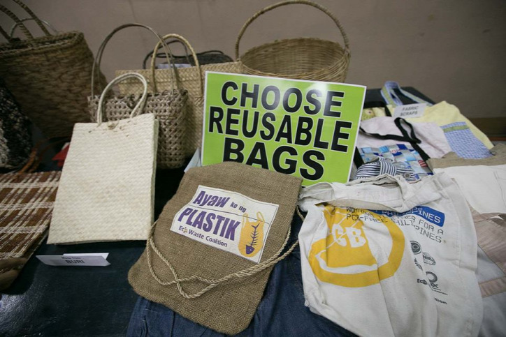 nejlonzacskó elleni világnap műanyag zacskó műanyag táska bevásárlás banyatank gurulós bevásárlótáska műanyag hulladék