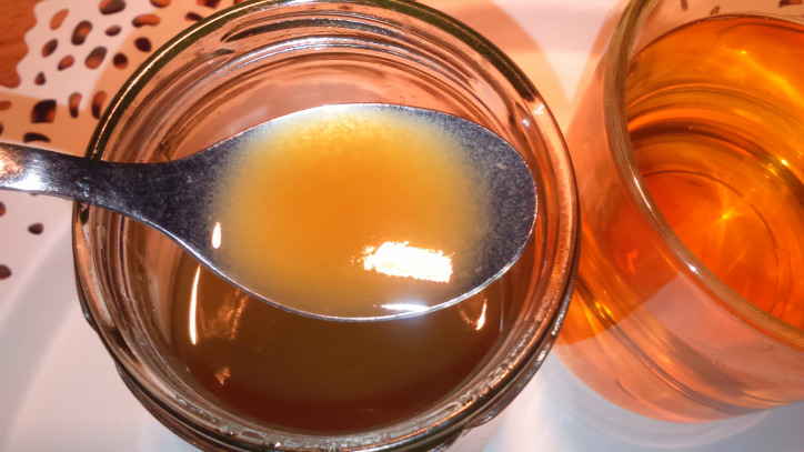 természetes gyógymód méz gyömbér fahéj zöld tea hagyományos gyógyászat
