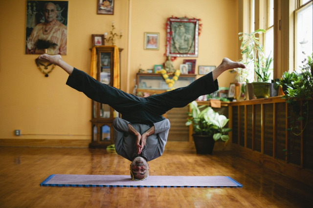 erőszakmentesség hírességek jóga gyakorlatok jóga képek