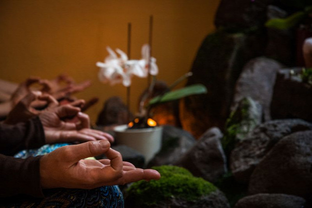 jóga gyakorlatok jóga kezdőknek egészség légzés jóga hatásai