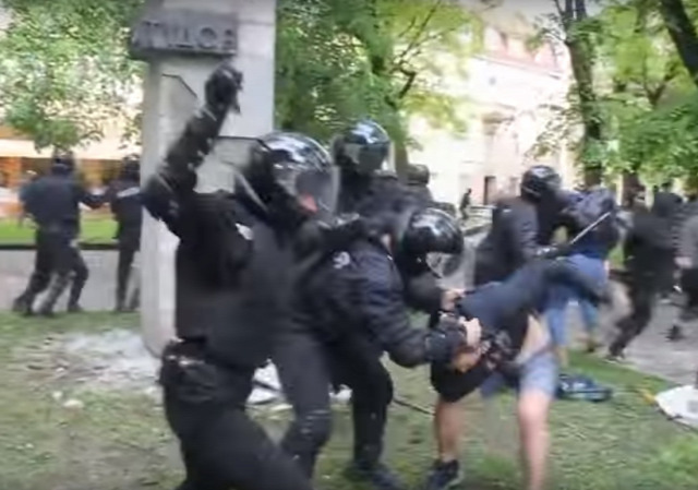 Ukrajna Lemberg május 9 verekedés ukrán rendőrség