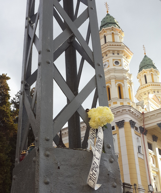 Ukrajnában Ungváron emlékeztek a párizsi terrorra
