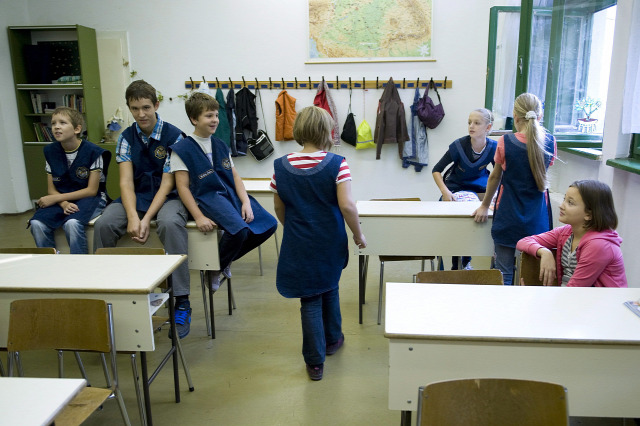 első nap kisiskolás iskola iskolai egyenruha azelsosprint