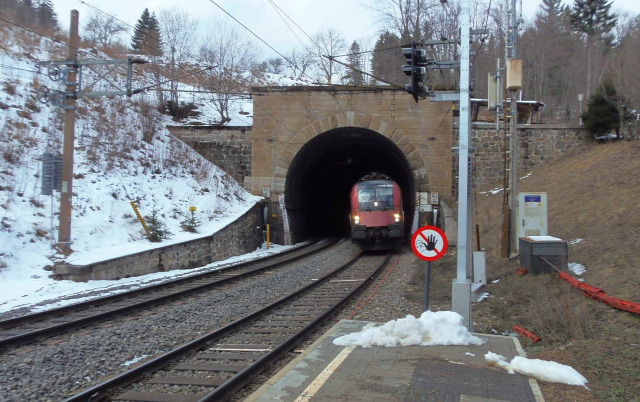 Ausztria Alsó-Ausztria Semmering vonat Semmeringbahn