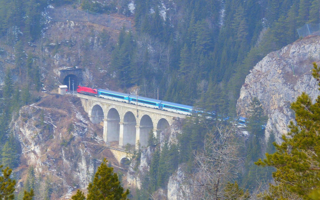 Ausztria Alsó-Ausztria Semmering vonat Semmeringbahn