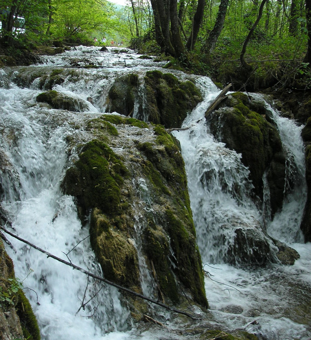 Horvátország szurdok túraút Plitvice vízesések