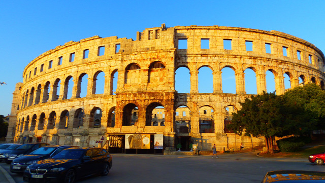 Colosseum az Isztri n Pula Kir ndul