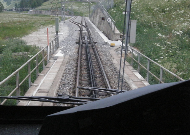 Svájc fogaskerekű vasút vonat Zermatt