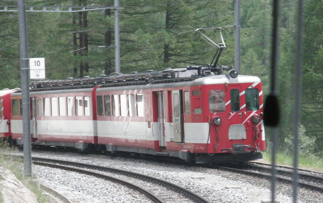 Svájc fogaskerekű vasút vonat Zermatt