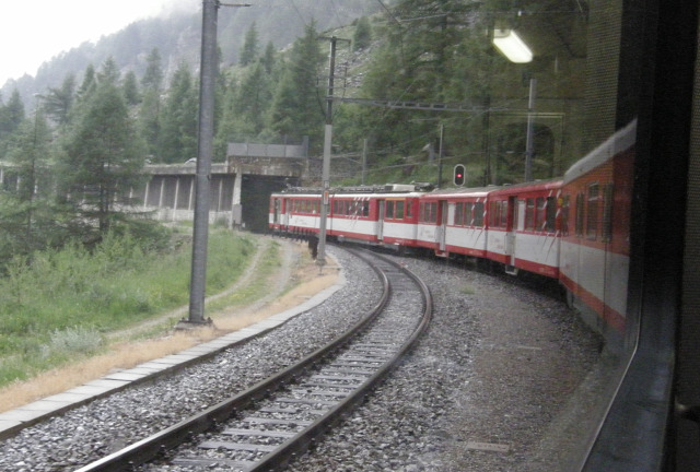 Svájc fogaskerekű vasút vonat Zermatt