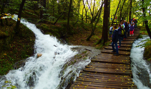 Horvátország szurdok túraút Plitvice vízesések