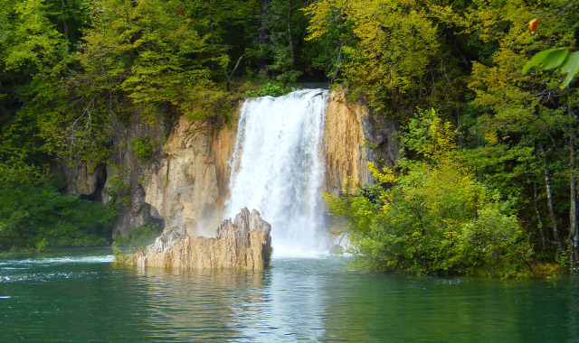 Horvátország szurdok túraút Plitvice vízesések