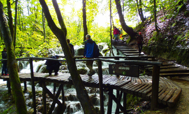 Horvátország szurdok túraút Plitvice vízesések