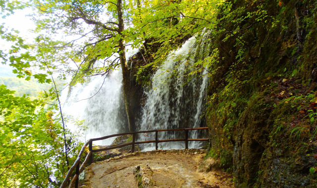 Horvátország szurdok túraút Plitvice vízesések