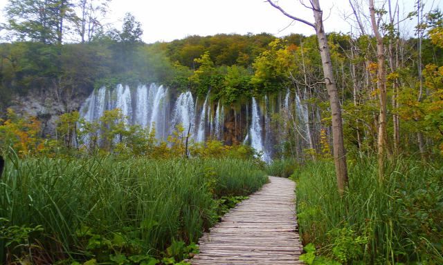 Horvátország szurdok túraút Plitvice vízesések