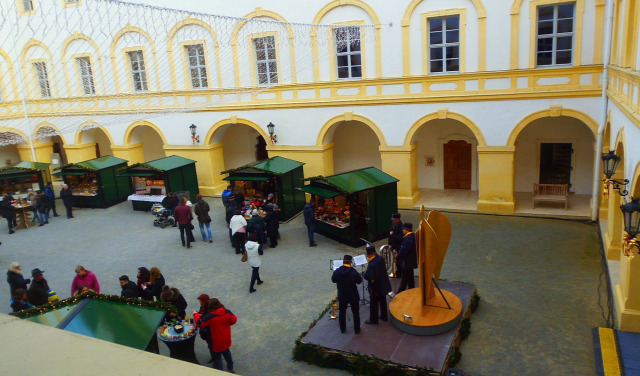 Ausztria Alsó-Ausztria várak adventi vásár Schloss Hof