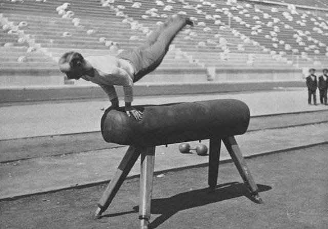 Panathinaikó Stadion Georgiosz Averoff James B. Conolly  Carl Schumann  Hajós Alfréd John Pius Boland maratoni futás Luisz Szpiridon