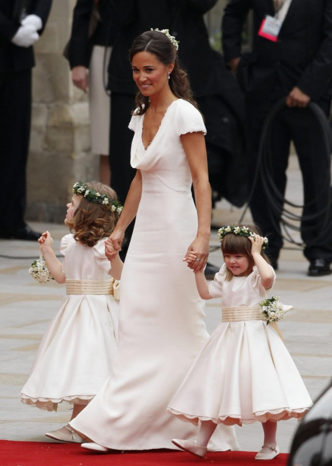 Pippa Middleton menyasszonyi ruha Giles Deacon esküvő